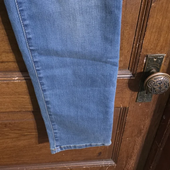 Isabel Maternity Crossover Panel Jeggings Medium Wash Size 12 - Picture 8 of 14